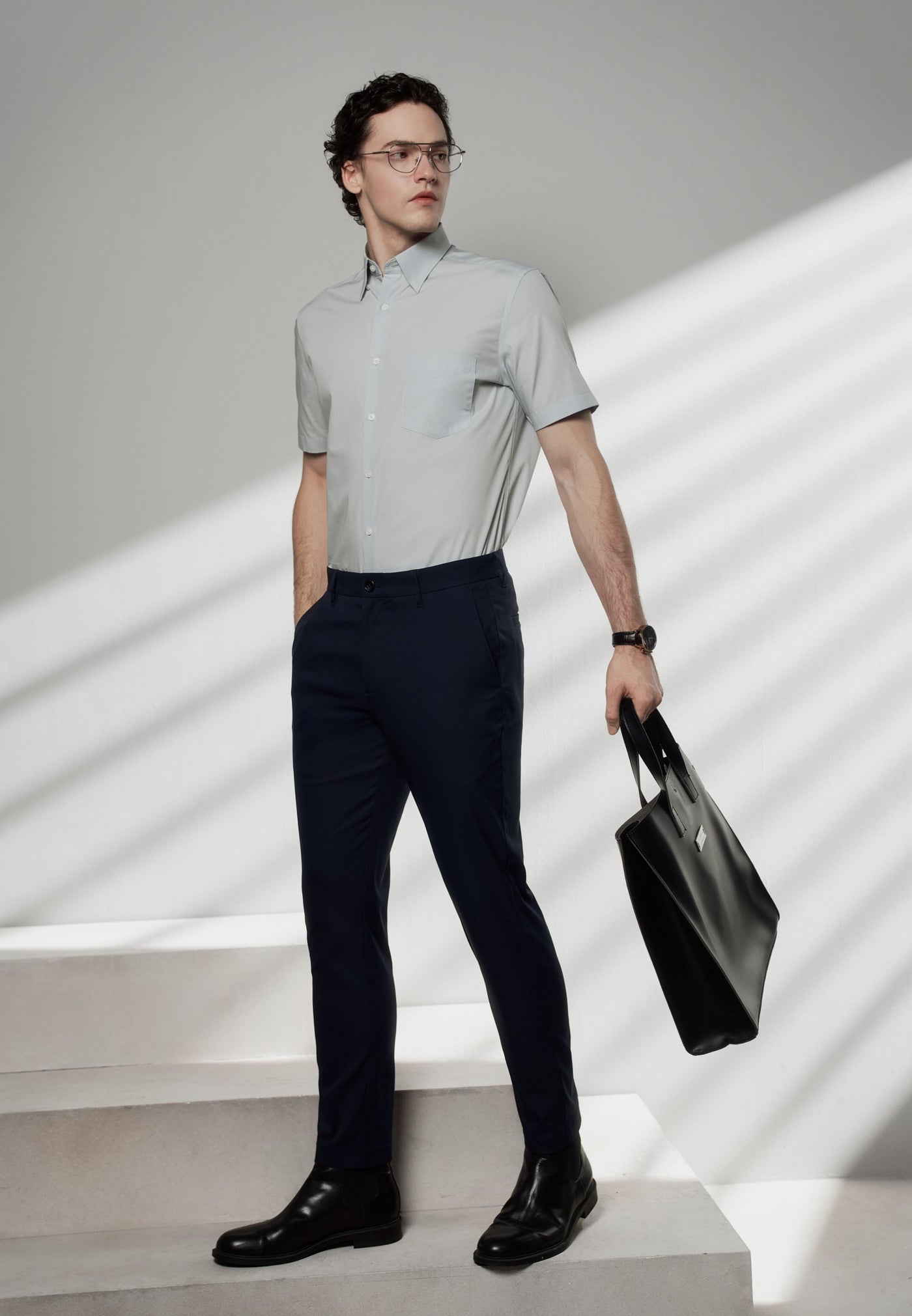 เสื้อเชิ้ตแขนสั้นแบบทางการสำหรับผู้ชาย Smart Fit