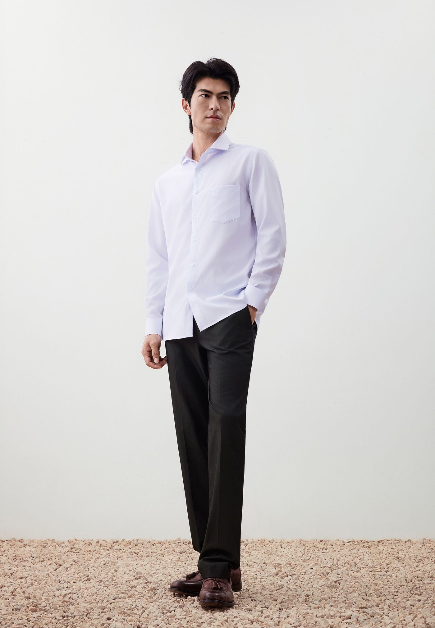 เสื้อเชิ้ตแขนยาวแบบทางการสำหรับผู้ชาย Smart Fit