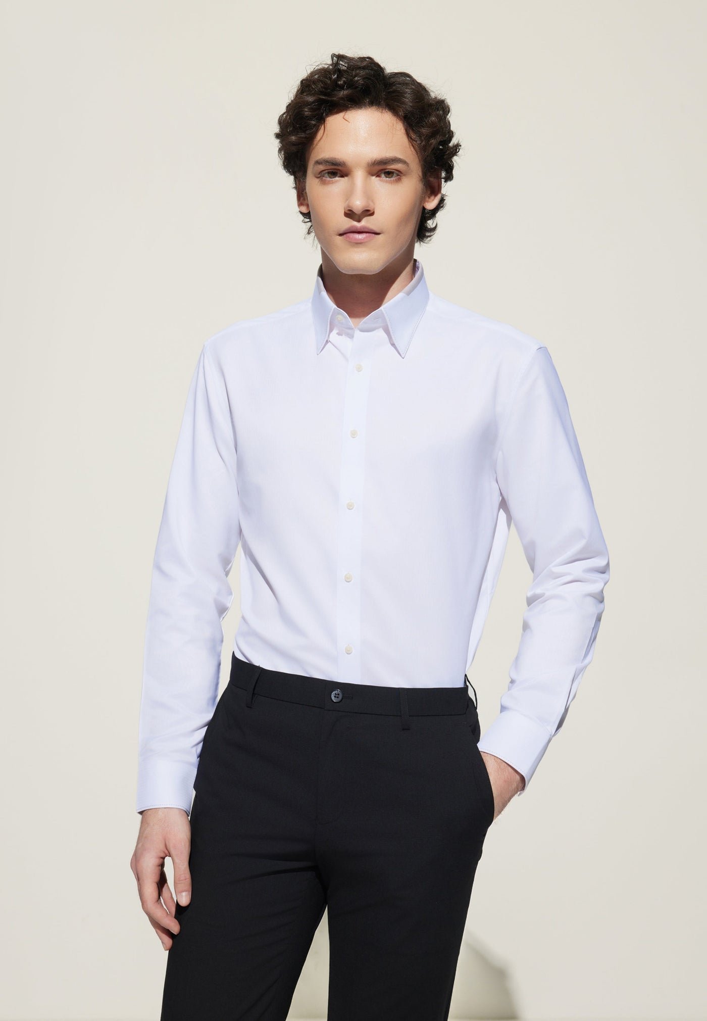 เสื้อเชิ้ตแขนยาวแบบทางการสำหรับผู้ชาย Smart Fit