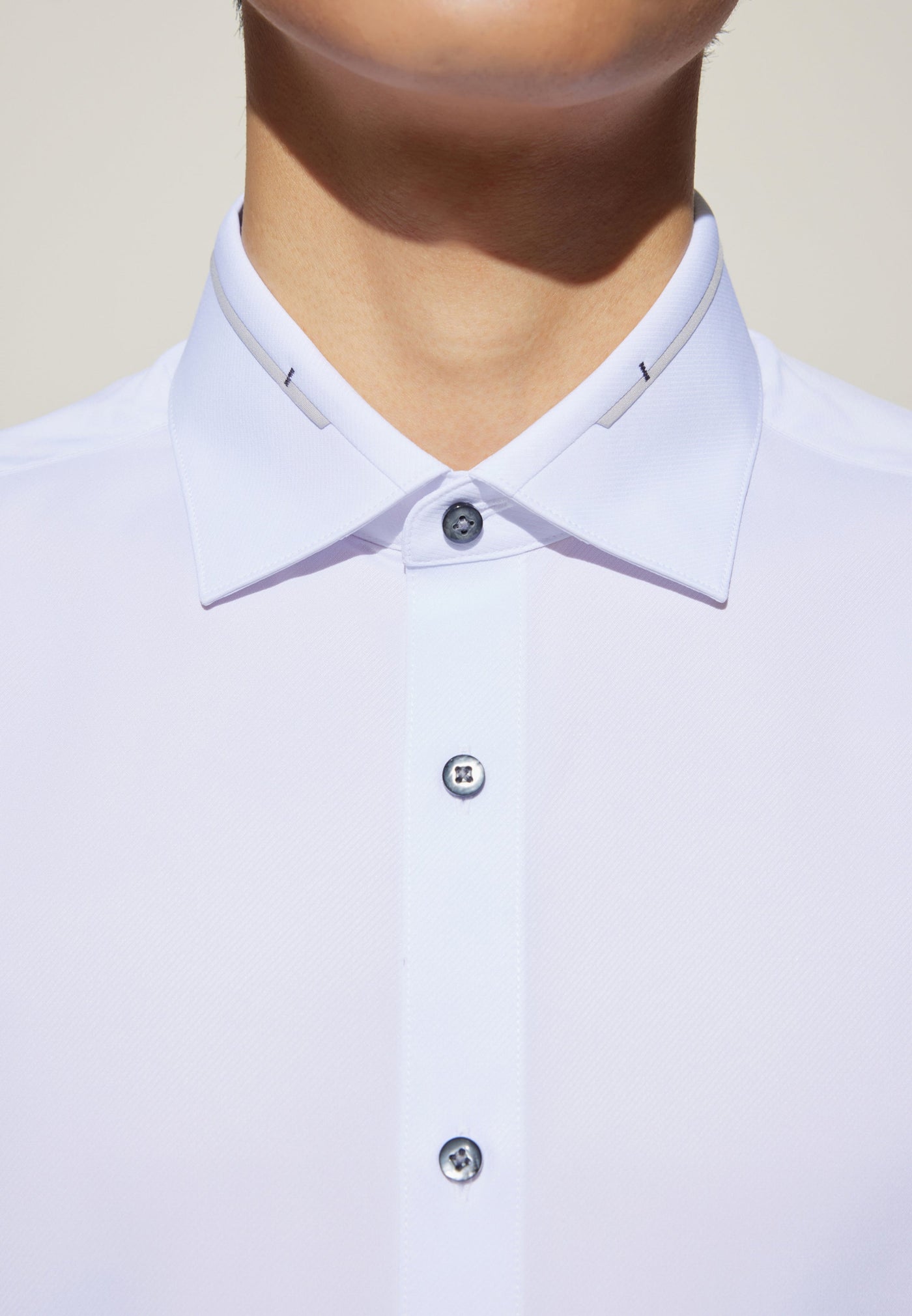 เสื้อเชิ้ตแขนยาวแบบทางการสำหรับผู้ชาย Smart Fit
