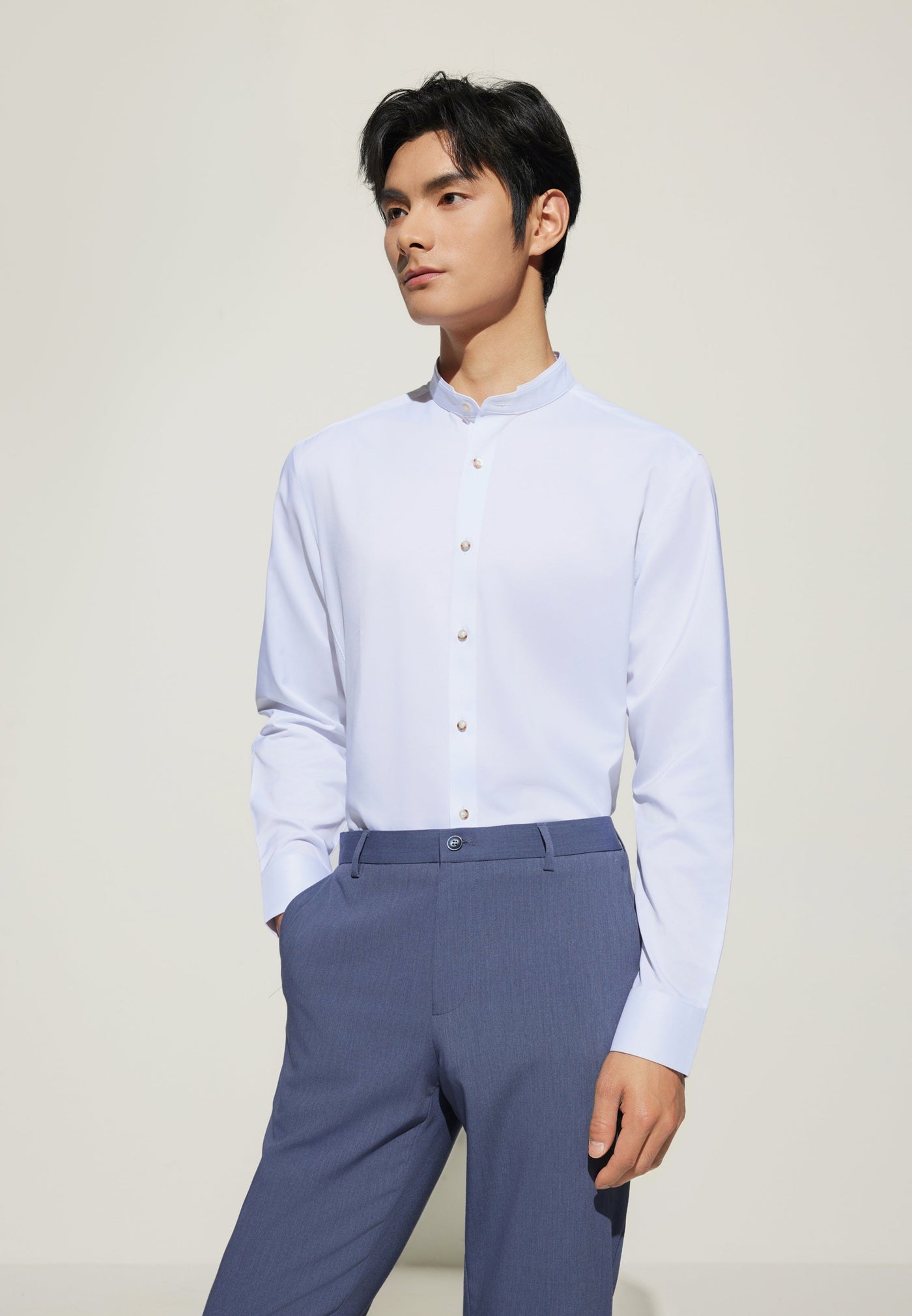 เสื้อเชิ้ตแขนยาวแบบทางการสำหรับผู้ชาย Smart Fit