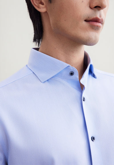 เสื้อเชิ้ตแขนยาวแบบทางการสำหรับผู้ชาย Smart Fit