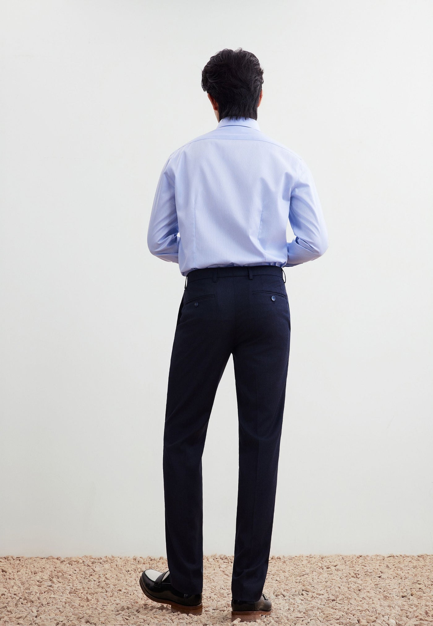 เสื้อเชิ้ตแขนยาวแบบทางการสำหรับผู้ชาย Smart Fit