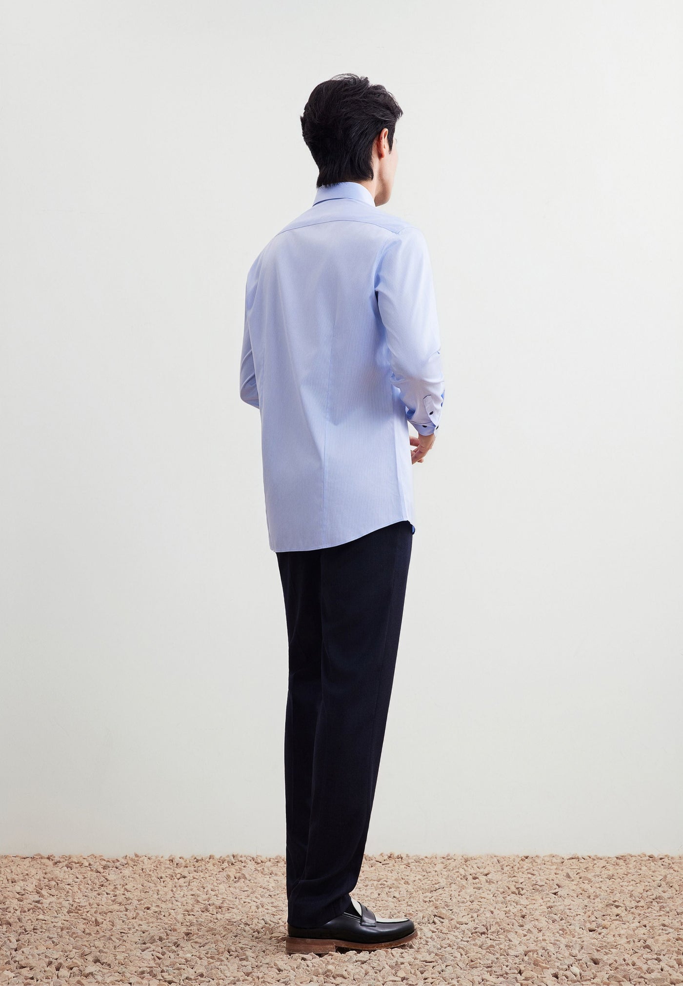 เสื้อเชิ้ตแขนยาวแบบทางการสำหรับผู้ชาย Smart Fit