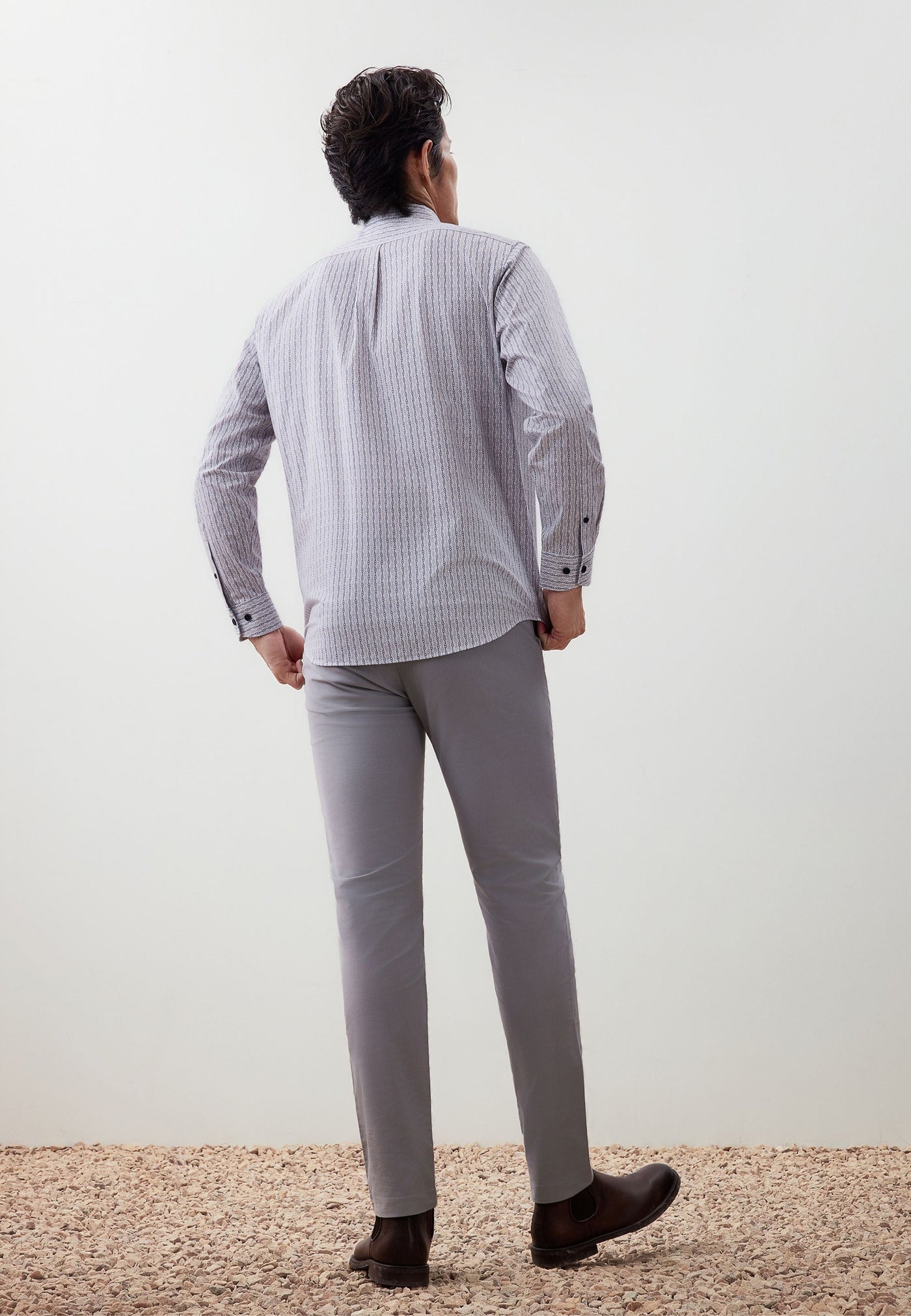 เสื้อเชิ้ตแขนยาวลำลองสำหรับผู้ชาย Comfort Fit