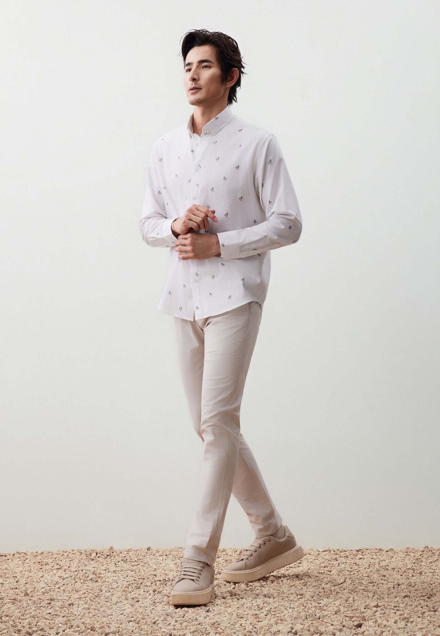 เสื้อเชิ้ตแขนยาวลำลองสำหรับผู้ชาย Comfort Fit