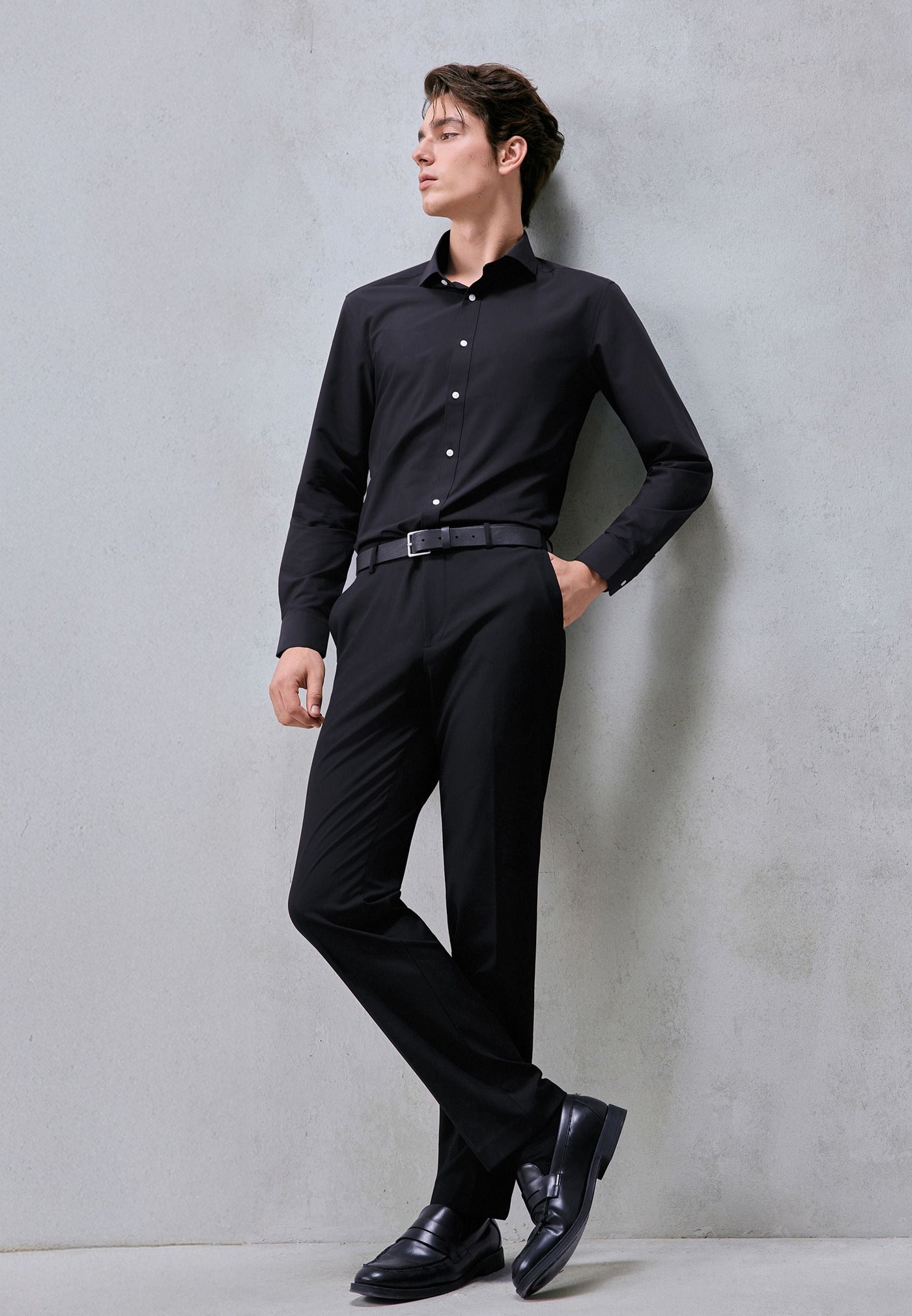 เสื้อเชิ้ตแขนยาวแบบทางการสำหรับผู้ชาย Smart Fit