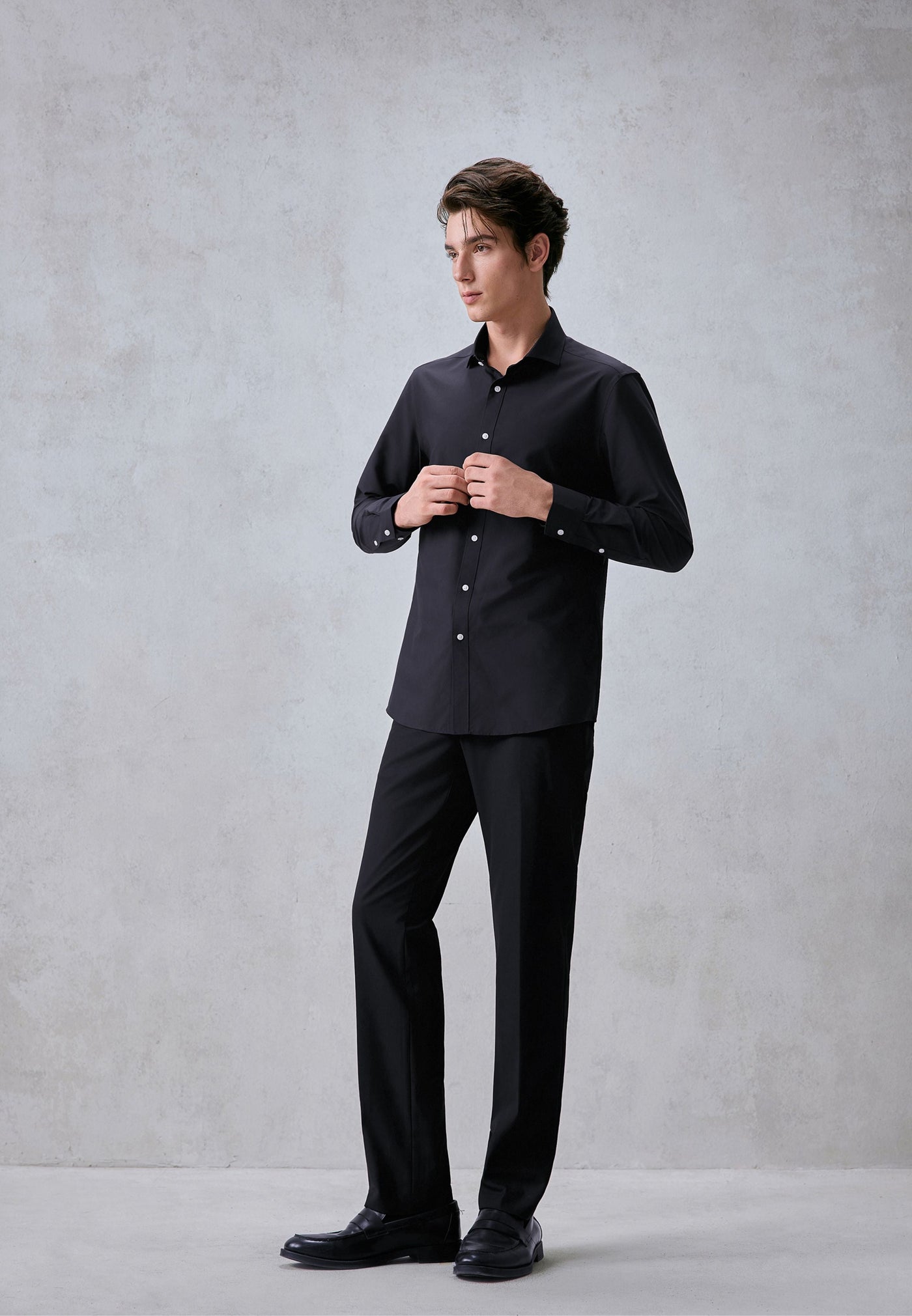 เสื้อเชิ้ตแขนยาวแบบทางการสำหรับผู้ชาย Smart Fit