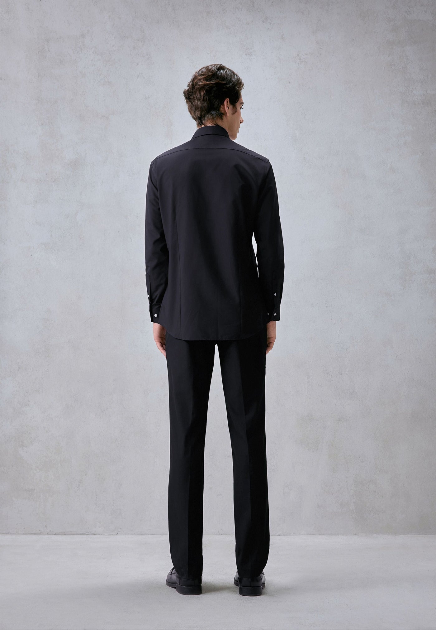 เสื้อเชิ้ตแขนยาวแบบทางการสำหรับผู้ชาย Smart Fit