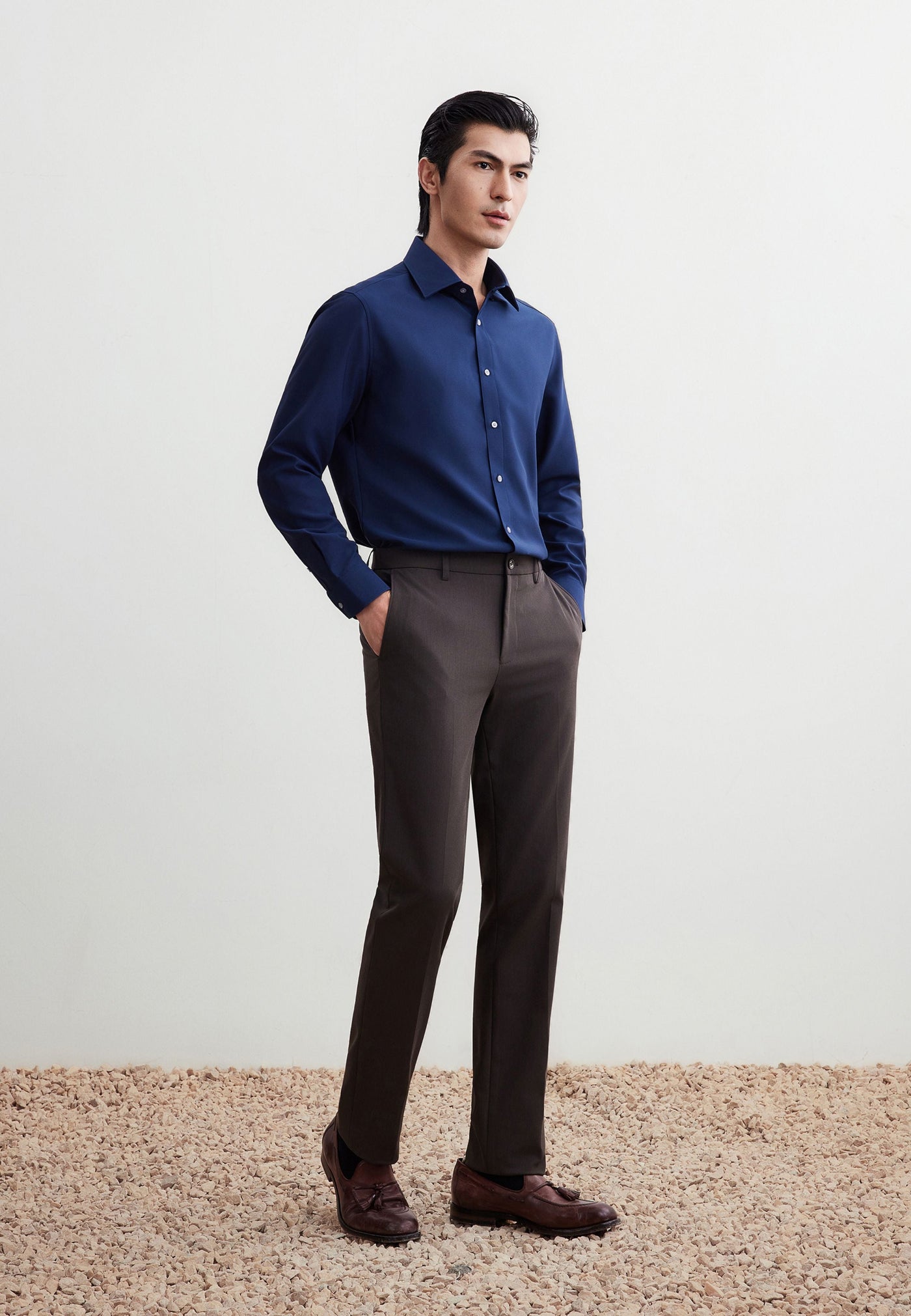 เสื้อเชิ้ตแขนยาวแบบทางการสำหรับผู้ชาย Smart Fit