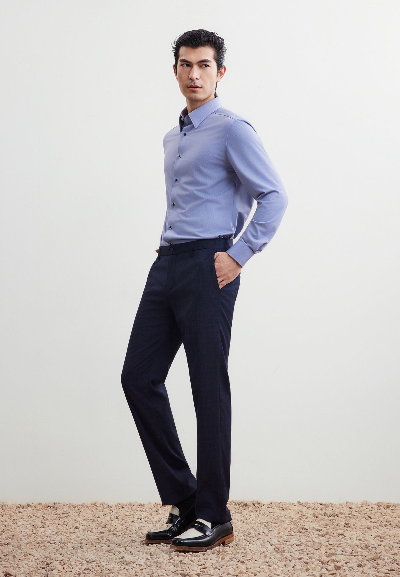 เสื้อเชิ้ตแขนยาวแบบทางการสำหรับผู้ชาย Smart Fit
