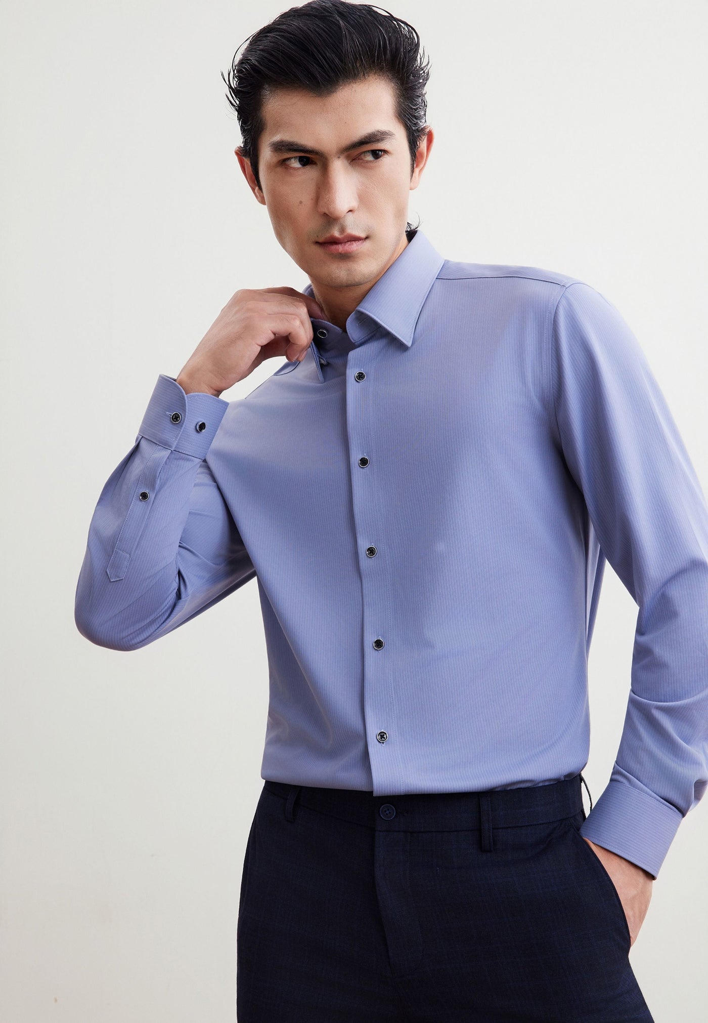 เสื้อเชิ้ตแขนยาวแบบทางการสำหรับผู้ชาย Smart Fit
