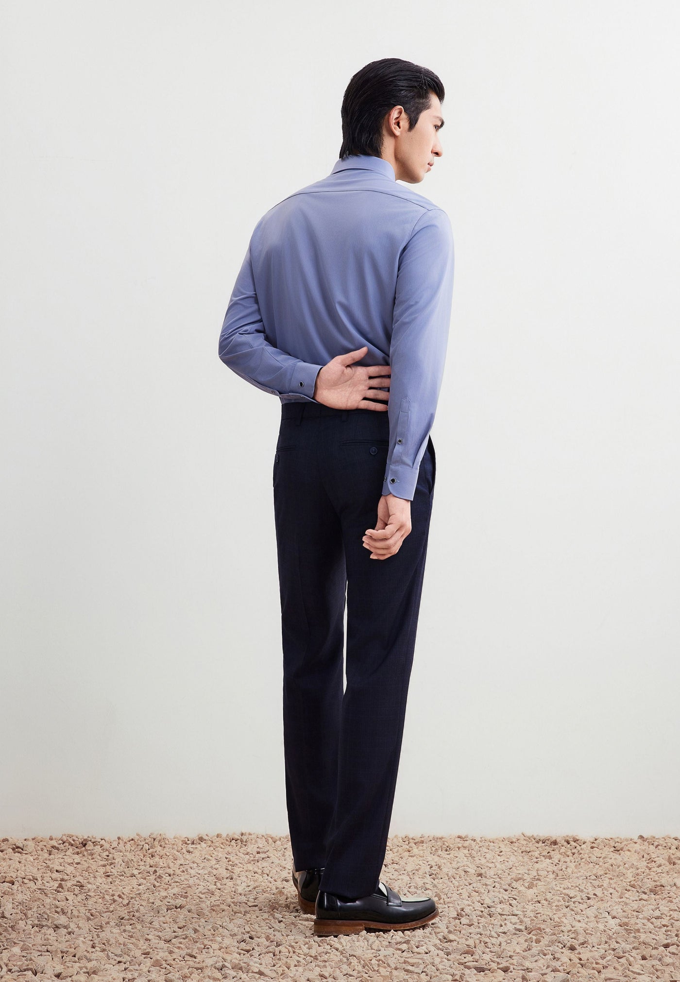 เสื้อเชิ้ตแขนยาวแบบทางการสำหรับผู้ชาย Smart Fit