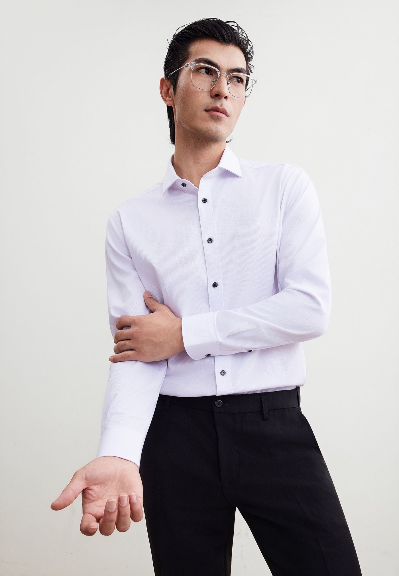 เสื้อเชิ้ตแขนยาวแบบทางการสำหรับผู้ชาย Smart Fit