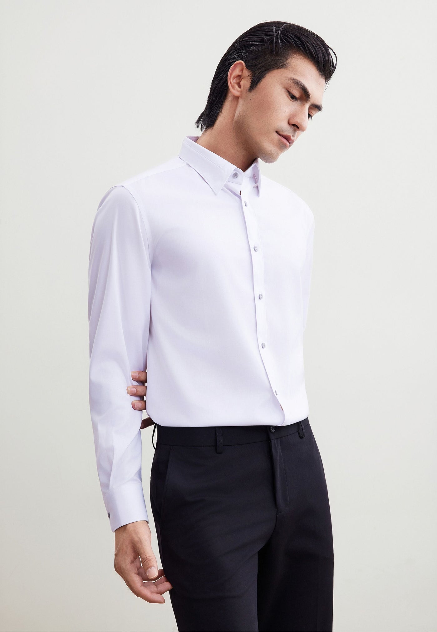 เสื้อเชิ้ตแขนยาวแบบทางการสำหรับผู้ชาย Smart Fit