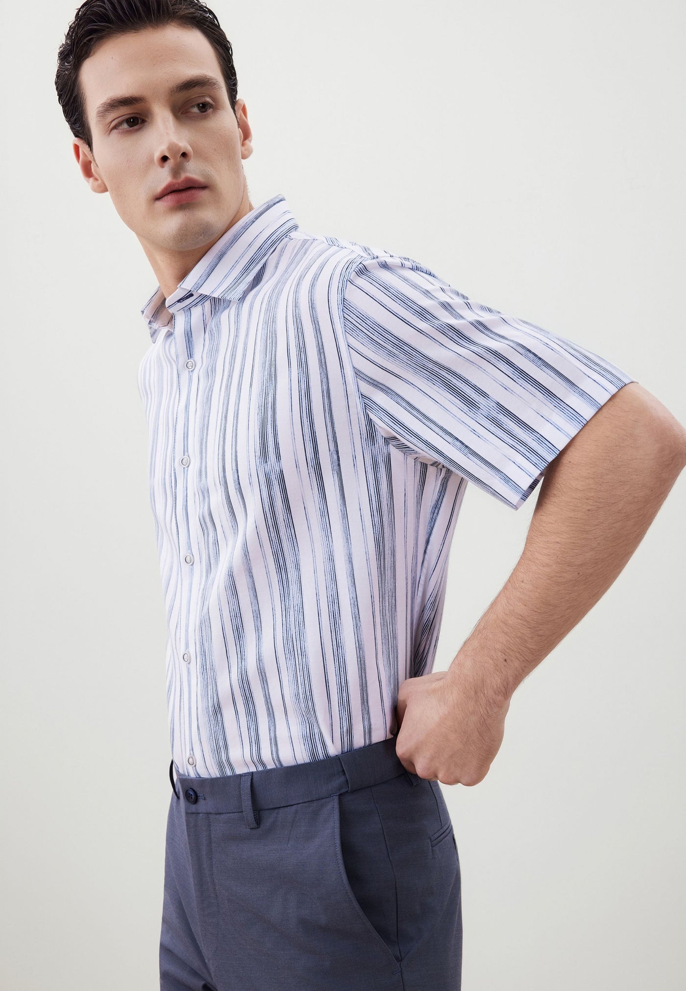 เสื้อเชิ้ตแขนสั้นลำลองสำหรับผู้ชาย Comfort Fit