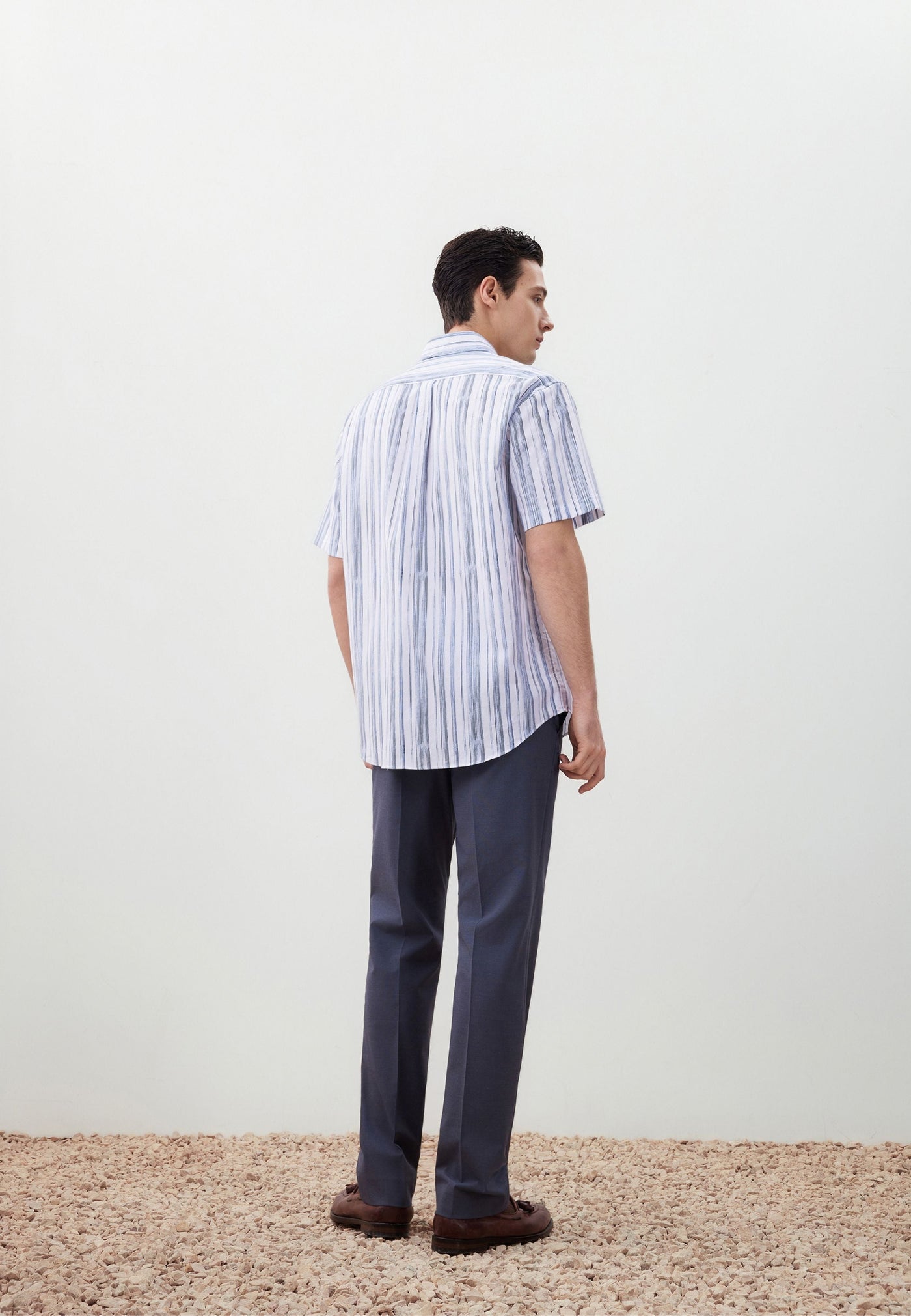 เสื้อเชิ้ตแขนสั้นลำลองสำหรับผู้ชาย Comfort Fit