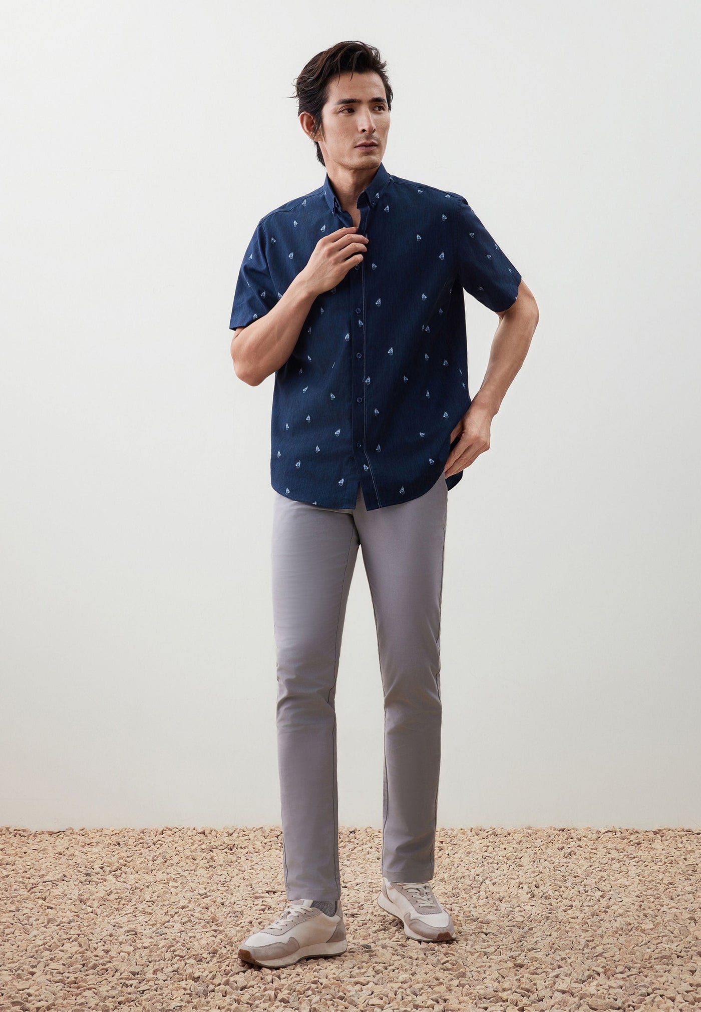 เสื้อเชิ้ตแขนสั้นลำลองสำหรับผู้ชาย Comfort Fit