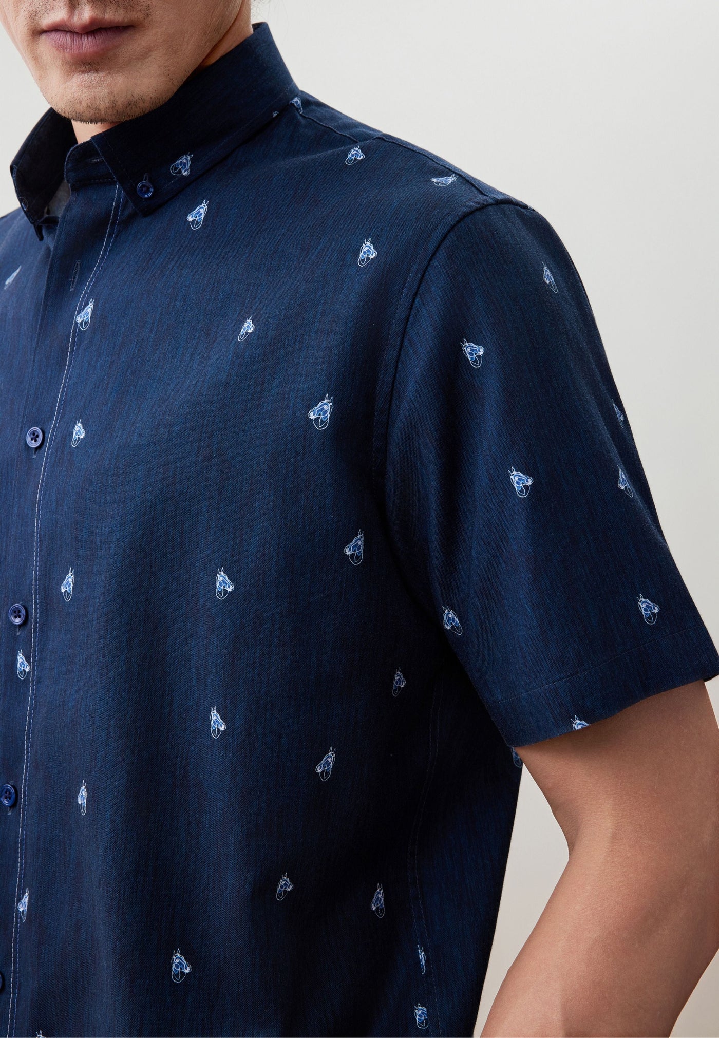 เสื้อเชิ้ตแขนสั้นลำลองสำหรับผู้ชาย Comfort Fit