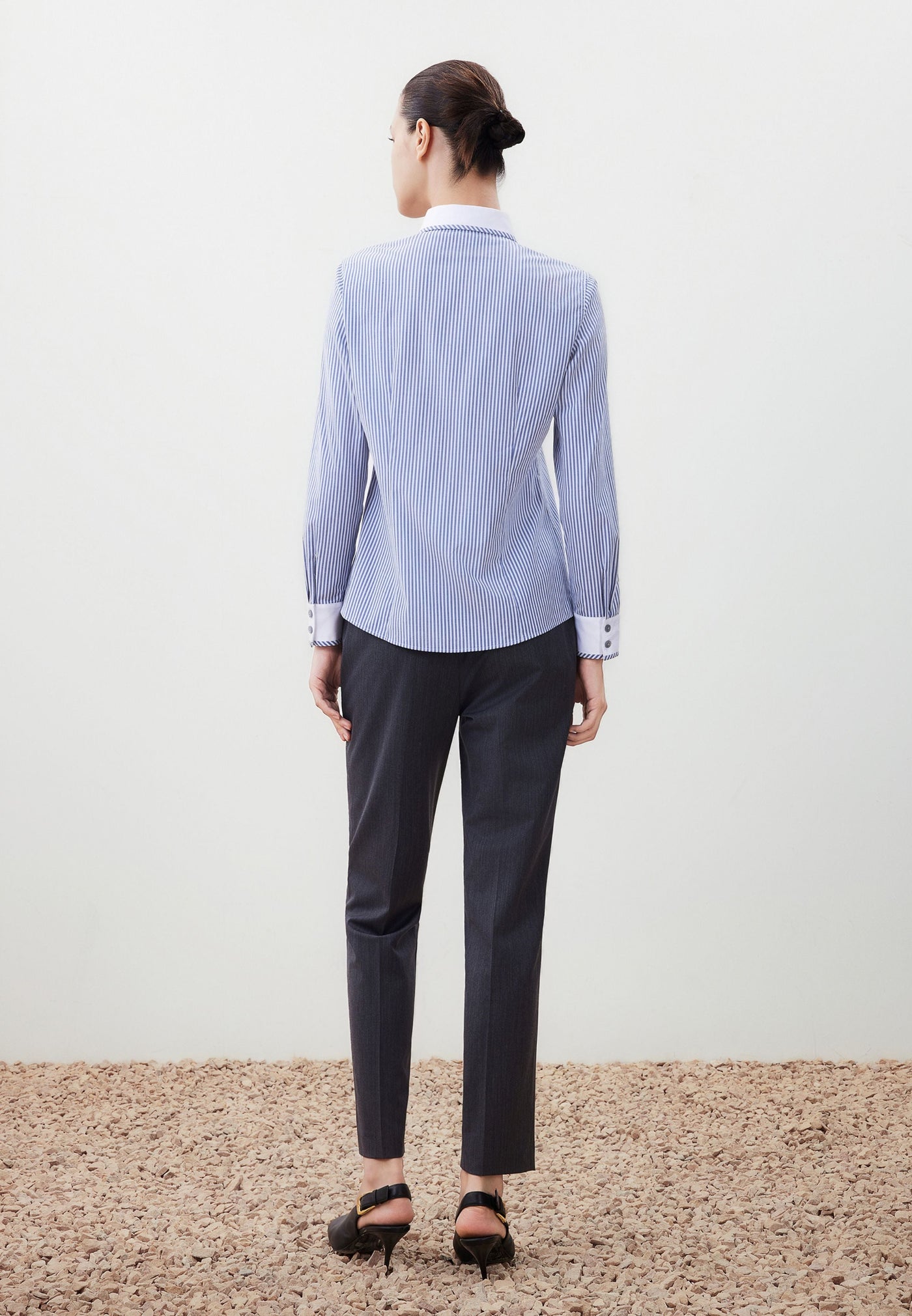 เสื้อเชิ้ตแบบทางการสำหรับผู้หญิง Slim Fit