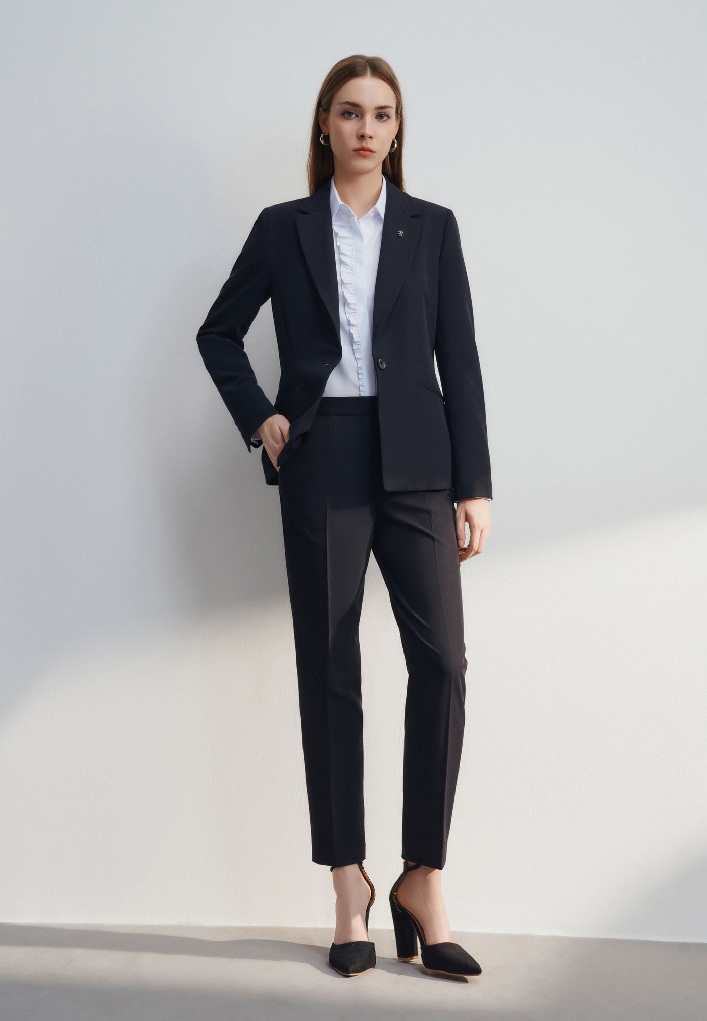 กางเกงสูทสำหรับผู้หญิง Cigarette Shape