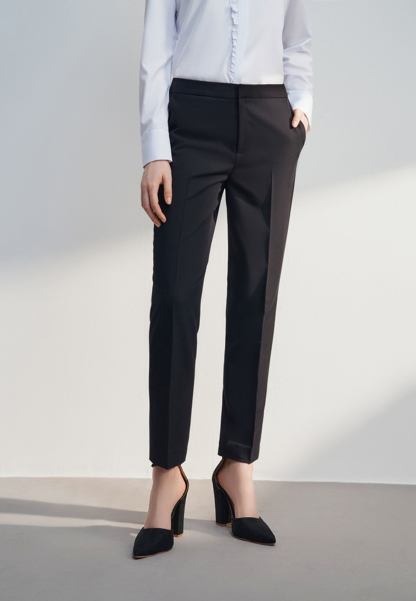 กางเกงสูทสำหรับผู้หญิง Cigarette Shape