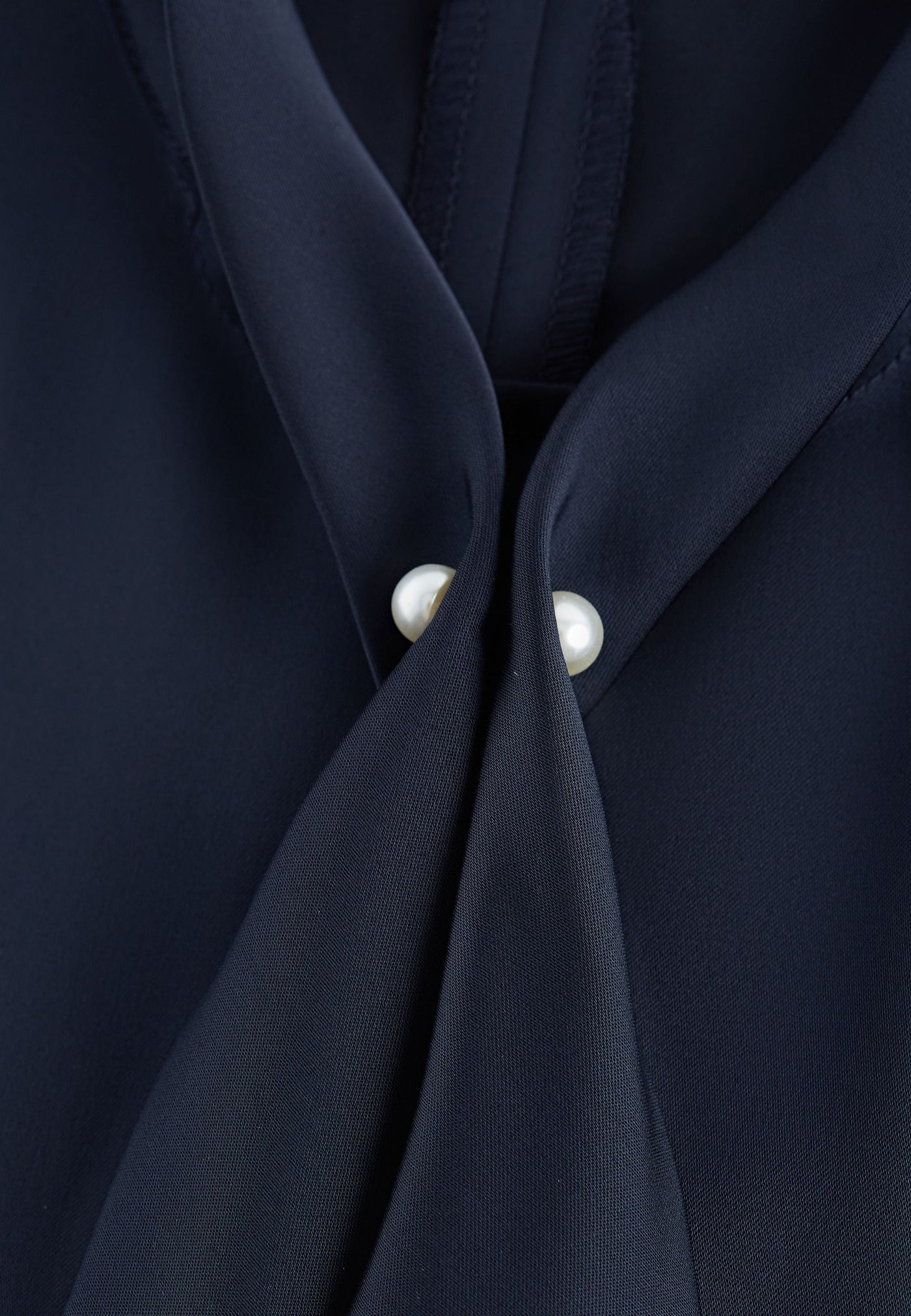 Women Clothing Sleeveless Satin Blouse with Pearl Tie-Neck Regular Fit