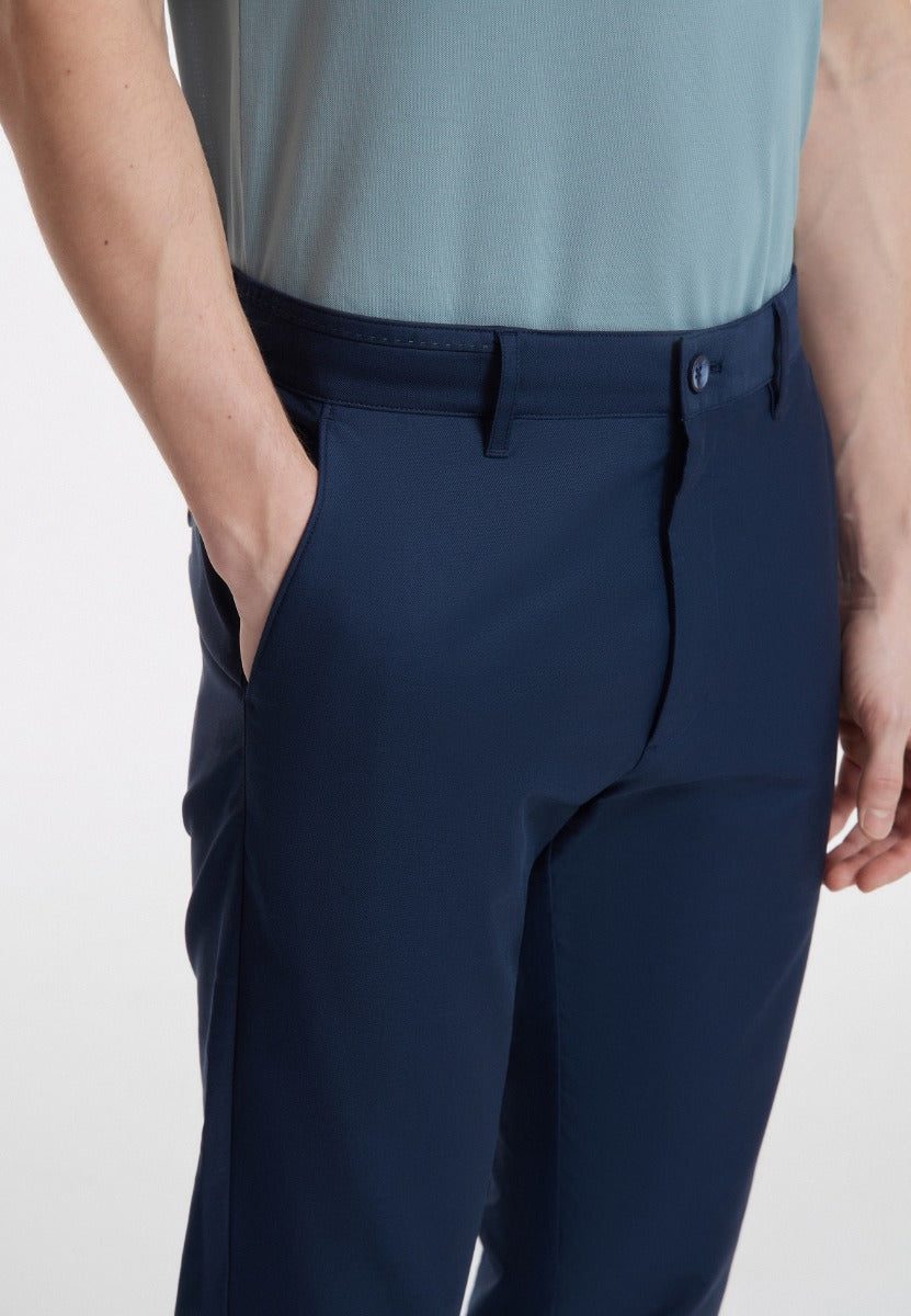 กางเกงขายาวแบบลำลองผู้ชาย ทรงแท็ปเปอร์ - สีกรมท่า